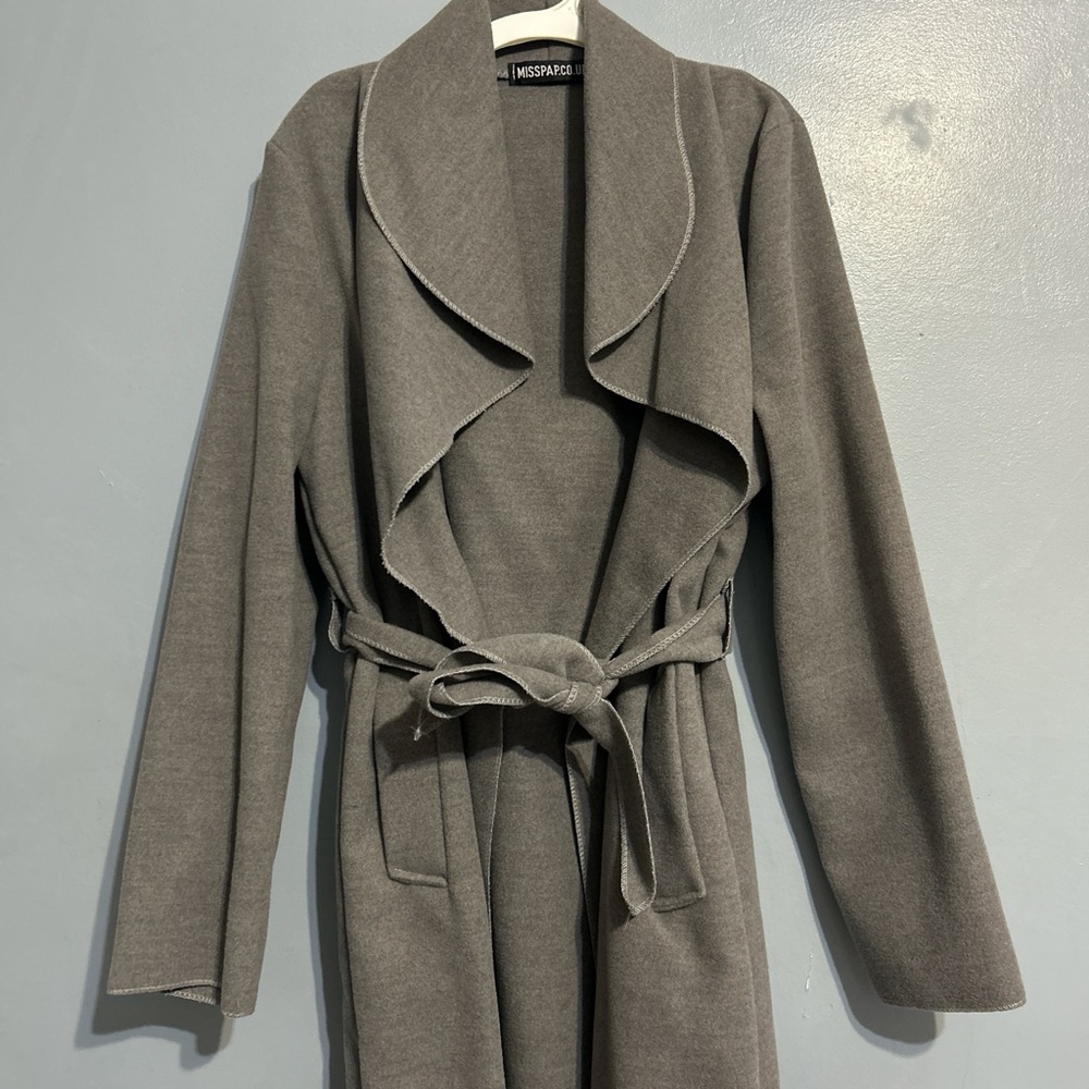 Elegant Gray Thin Wrap Coat - Picture 2 of 5